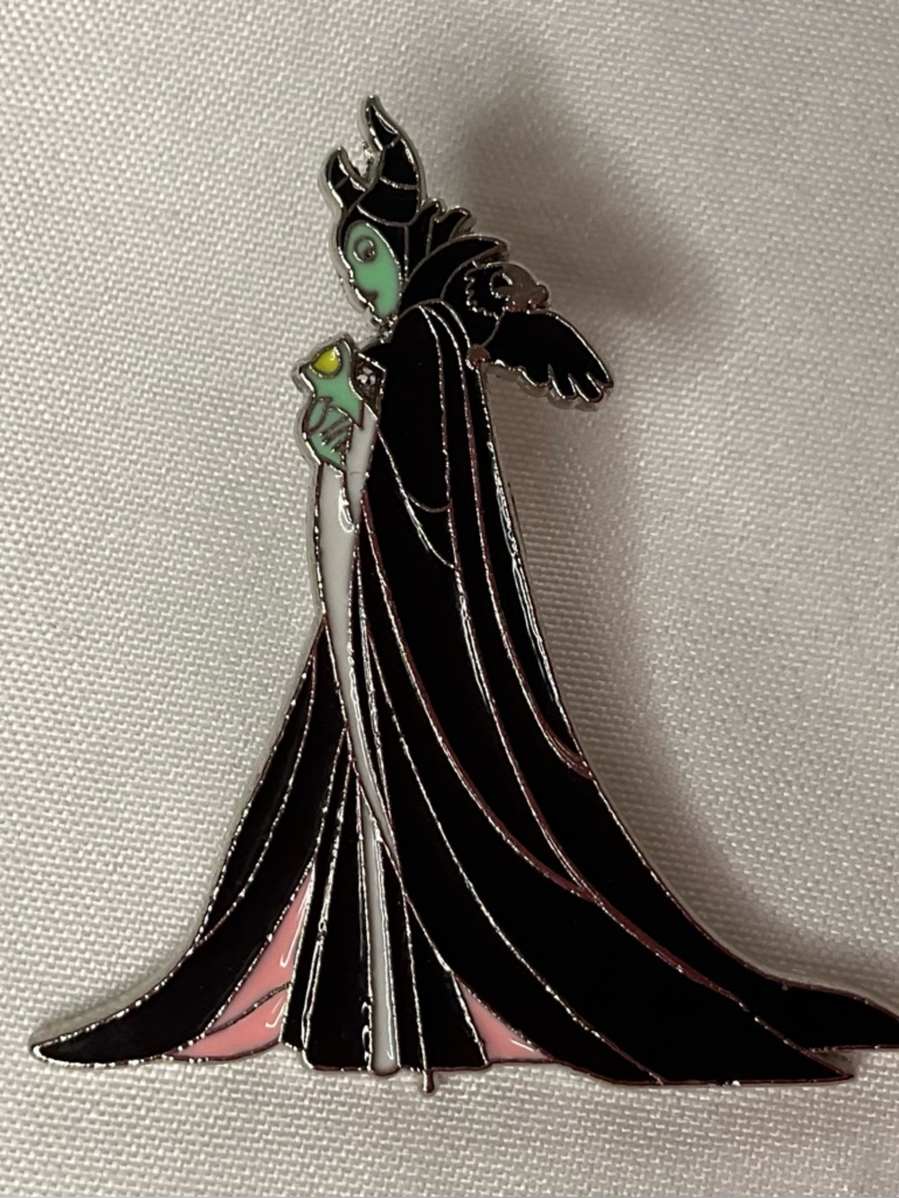 Disney Trading Pin Maleficent and her Raven Diablo